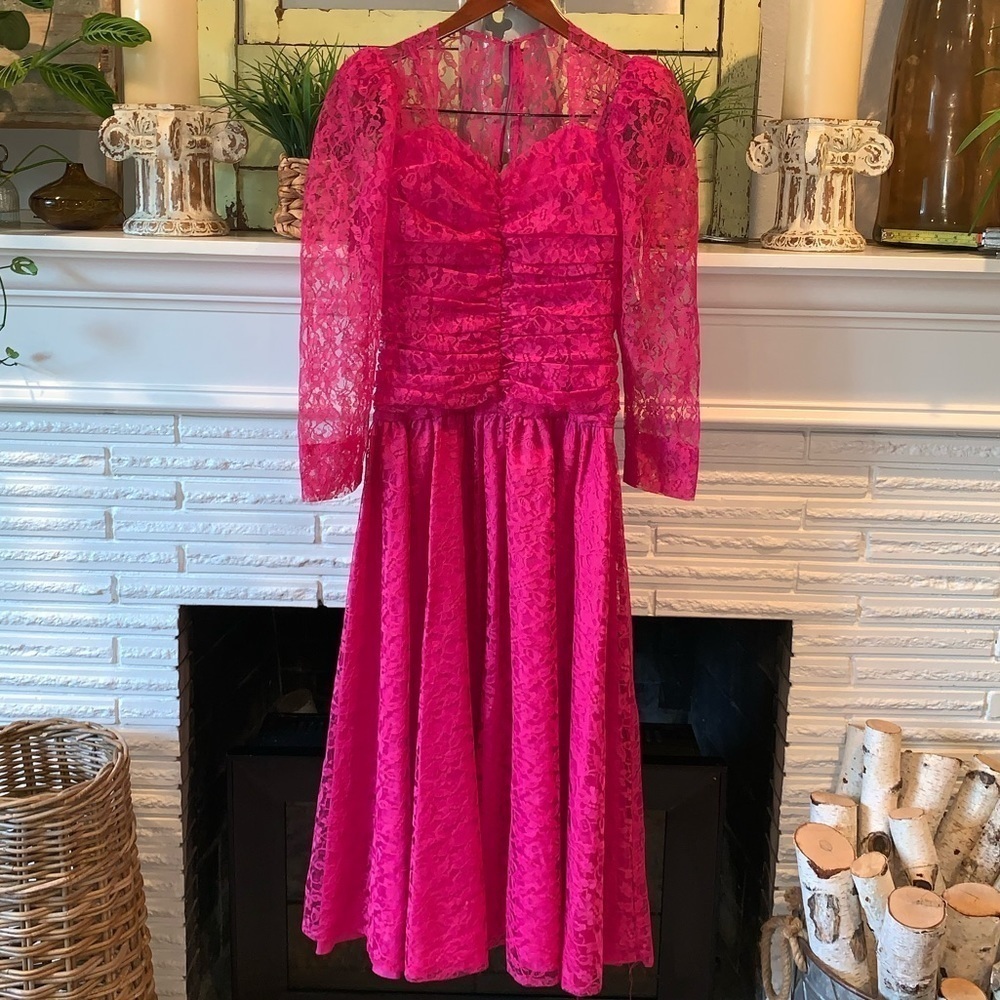 Vintage Barbiecore ILGWU 1960s Hot Pink Lace Midi Dress Sweetheart Neckline S